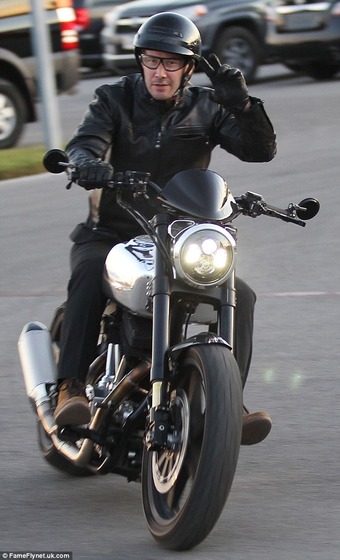 1414996066092_Image_galleryImage_Picture_Shows_Keanu_Reeve
