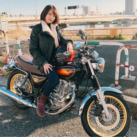 バイク好きで有名な滝菜月アナがSR400を購入！！「初単気筒、初キックスタートと、ワクワクすることばかり」