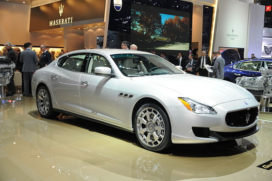 800px-2013-03-05_Geneva_Motor_Show_8258