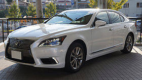 280px-2012_LEXUS_LS600h_Japan_01