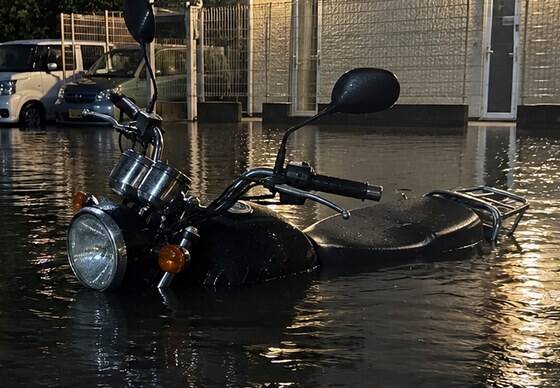 ワイ千葉県民、バイクの駐車場が浸水して半分くらい浸かってしまってるんやが