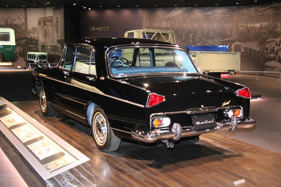 【画像】昭和の国産車のデザインセンスｗｗｗｗｗｗ