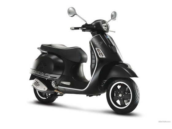 Vespa_GTS_SuperSport_2011_02_1024x768