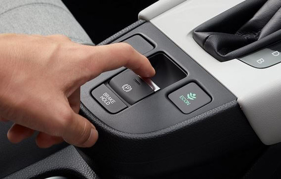最近の車ってサイドブレーキすら電子制御化されてるってマジなの？