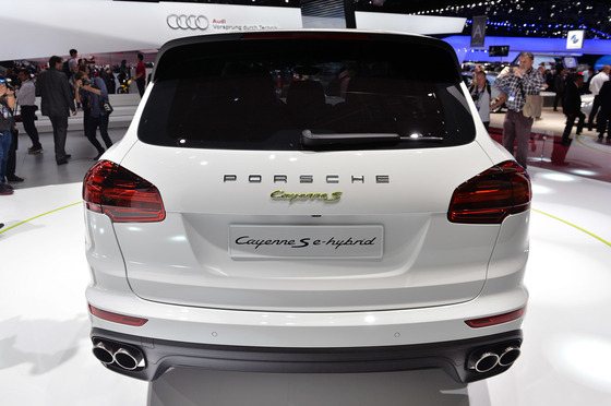 07-porsche-cayenne-s-e-hybrid-paris-1-1