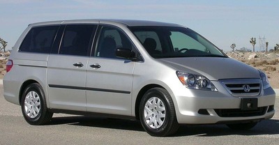 800px-2005_Honda_Odyssey_LX_--_NHTSA