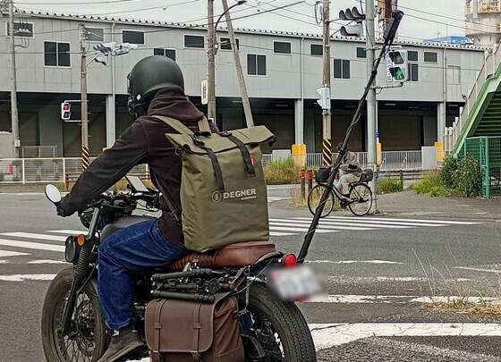 【画像】このバイクの後ろになにか付いてんだけど何これ？のサムネイル