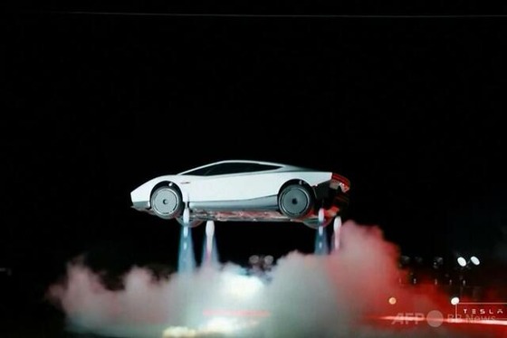 イーロン・マスク「これがホンモノの空飛ぶ車だぞ！！」 ぼく「