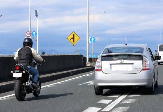 バイク絶対追い越すマン「バイク絶対追い越す！」←こいつなに