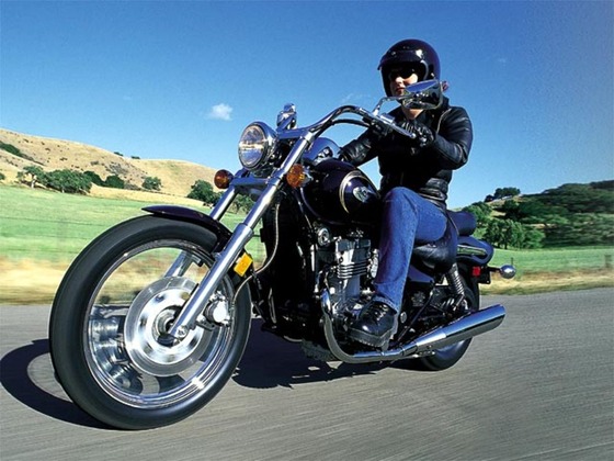 123_0210_buck_01l+2003_kawasaki_vulcan_500+ride_front_left_view