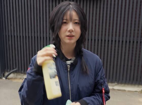 【悲報】 洗車場勤務の女さん、職場で嫌々SNS宣伝用のダンス動画を撮影され目から光が消えるｗｗｗｗｗｗｗｗｗ