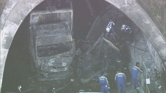 新名神６人死亡事故の初公判でとんでもない事実が判明…元トラックドライバーの女さん、運転中にお料理動画のスクリーンショットの撮影に夢中だった模様のサムネイル
