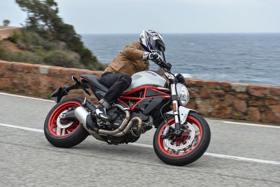 cw0417-2017-ducati-monster-797-first-ride-image-03