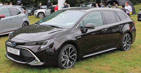 800px-Toyota_Corolla_Touring_Sports_Monrepos_2019_IMG_1906