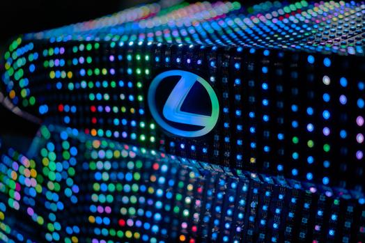 Lexus_LIT_IS_04_08A8B2C7B51F4487EEECCE3631A09B0997611E5B_low