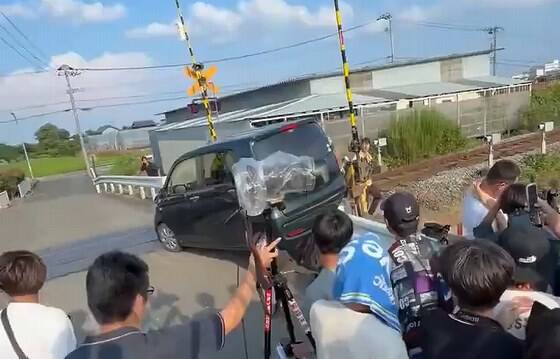 例の撮り鉄ともめて軽自動車で轢こうとしたおじさん、逮捕ｗｗｗｗｗｗｗ