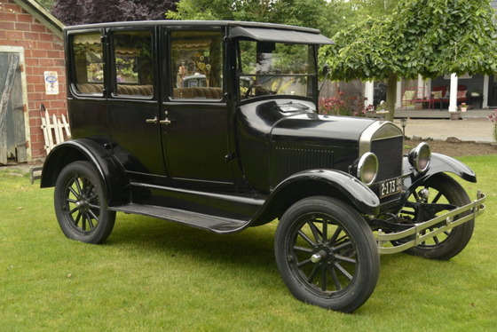 1926-Ford-Model-T-13-940x627