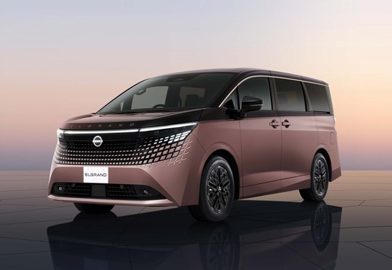 【悲報】日産が社運をかけてフルモデルチェンジした新型エルグランド、アルファードに惨敗…