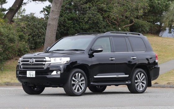 LAND_CRUISER_01-618x386