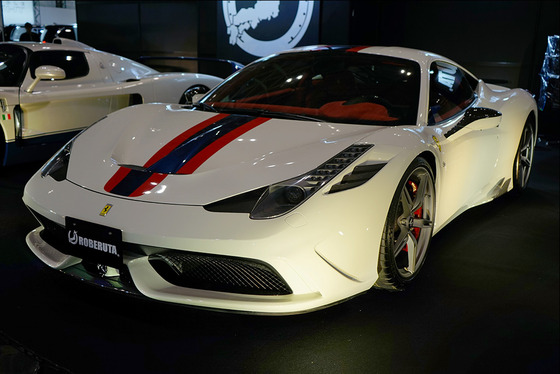 2-18_Ferrari-458-Speciale-Roberuna_1