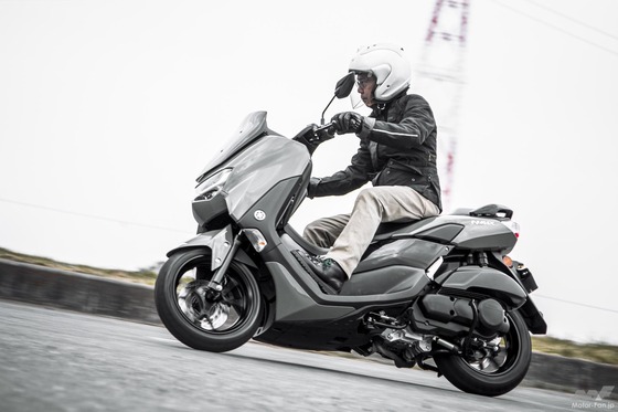 YAMAHAのスクーターかっこいいから見て