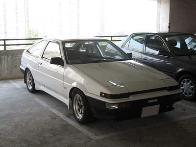 800px-TRUENO_AE86