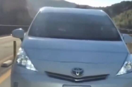 【悲報】6年前に煽り運転で報道までされたプリウス、相変わらず煽り運転をしてる模様…なんで警察捕まえないの？のサムネイル