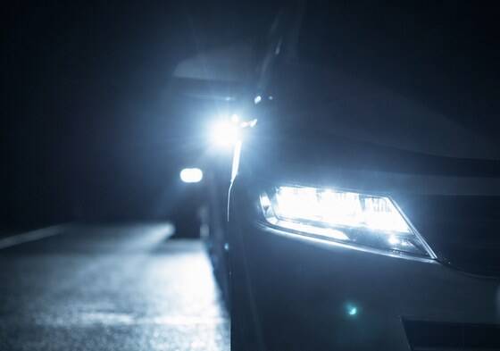 【急募】後ろのアホ車のハイビームが眩しい時の対処法