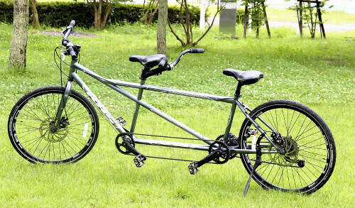 【朗報】7月から自転車の二人乗りが解禁！！その自転車がこちらｗｗｗｗｗ