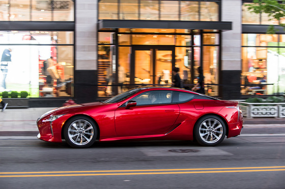 2018-Lexus-LC-500-side-profile-in-motion-03