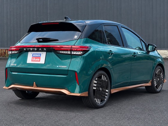 【画像】ワイ、日産ノートオーラの購入にあたってオプションの色で悩む