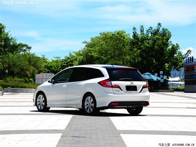 Honda_Jade1