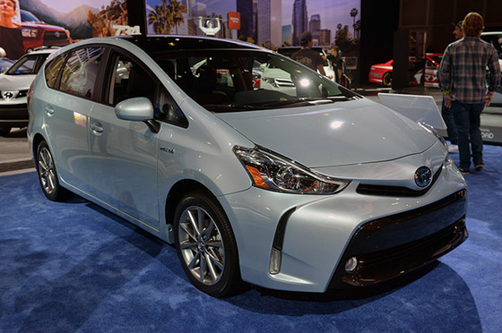 2015-toyota-prius-v-la