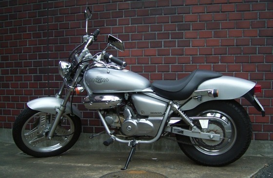 honda_magna50-1024x668