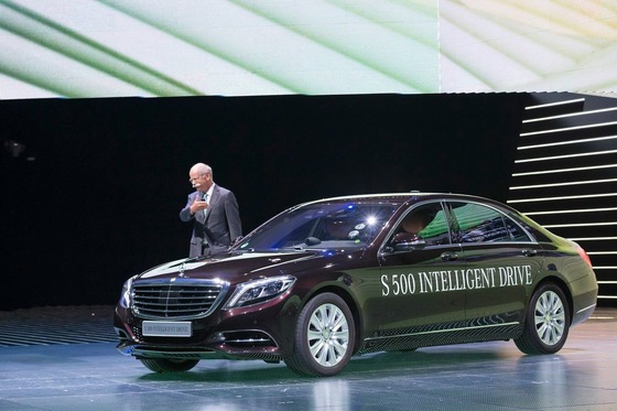 Mercedes-Benz-Intelligent-Drive-self-driving-car