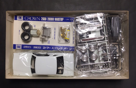 オオタキ1/24トヨタクラウン2600 2ドアハードトップスーパーサルーン