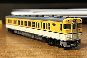 1両編成のキハ23広島色のあとうち : DDパラダイスプレゼンツ D
