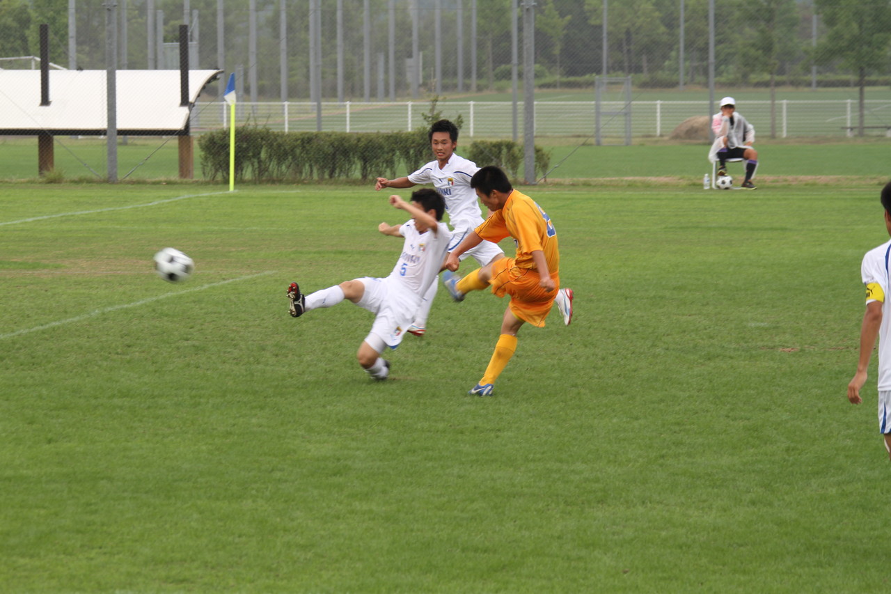 第66回近畿高等学校サッカー選手権大会 準決勝 Medium Tempo 第66回近畿高等学校サッカー選手権大会 準決勝 Medium Tempo