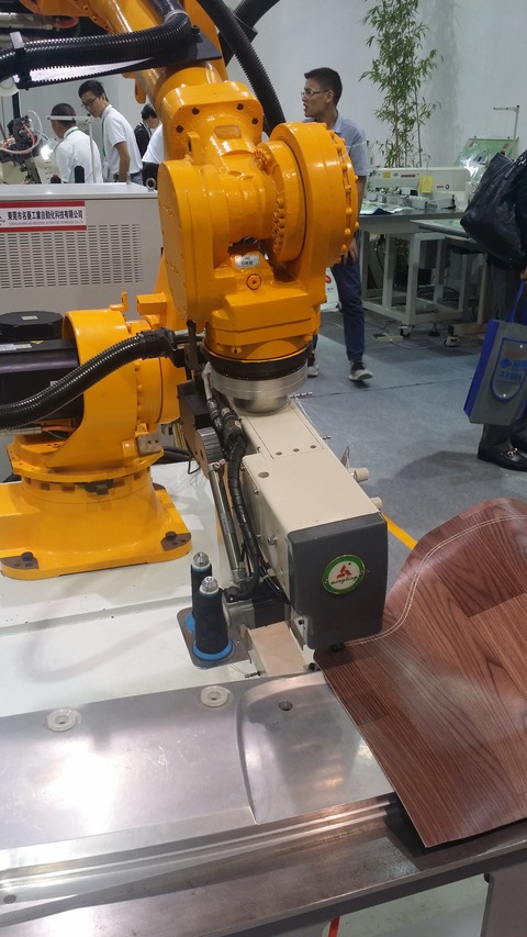 中国製ロボットミシン①
