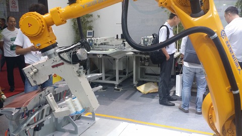 中国製ロボットミシン②