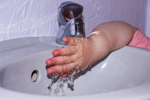 toddler-hand-1893255_960_720