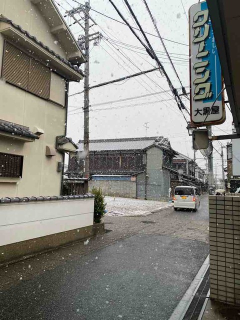 一夜で雪国❄積雪で悪天候で集配の遅れ