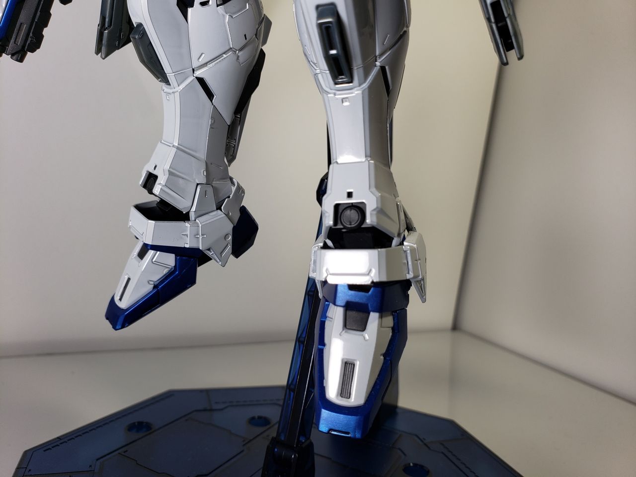 MGフリーダムガンダム Ver.2.0 フルバーストモードスペシャルコーティング Amazon.co.jp: バンダイ MG 1/100 フリーダムガンダム Ver.2.0