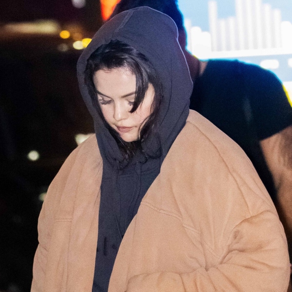 3 11 セレーナゴメスの最新画像 海外セレブ最新画像 私服ファッション 着用ブランドまとめてチェック Dailycelebritydiary 3 11 セレーナゴメスの最新画像 海外セレブ最新画像 私服ファッション 着用ブランドまとめてチェック Dailycelebritydiary