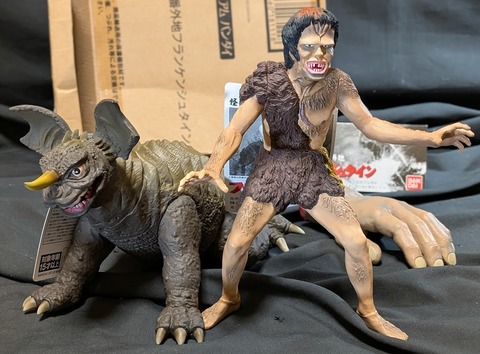 フランケンシュタイン＆バラゴン（マーミット）ソフビフィギュア２体セット フランケンシュタイン＆バラゴン（マーミット）ソフビフィギュア2体