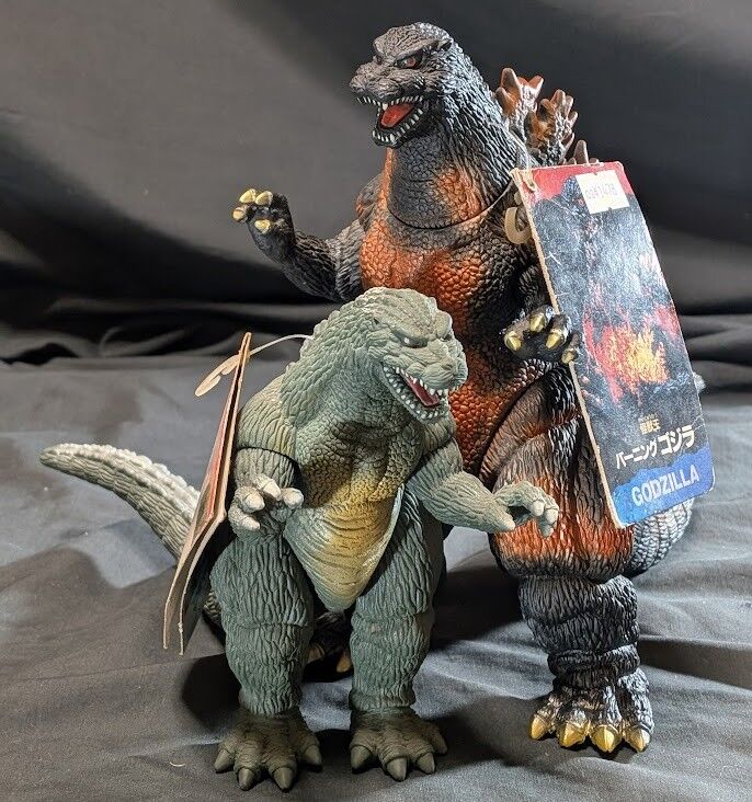 ゴジラ　タグ付きソフビフィギュア4体セット　バーニング/昭和/平成/ジュニア バーニングゴジラ＆ゴジラジュニア（バンダイ）タグ付ソフビフィギュア