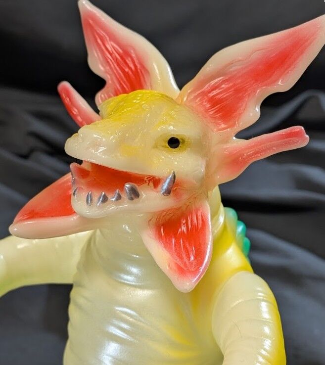ガボラ 蓄光版「ウルトラマン」登場怪獣（ブルマァク復刻）ソフビ