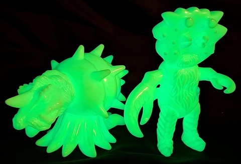 ザバミ＆ガガラ「仮面の忍者赤影」登場怪忍獣（マーミット）ビニパラ 蓄光版 ソフビ ザバミ＆ガガラ「仮面の忍者赤影」登場怪忍獣（マーミット）ビニパラ