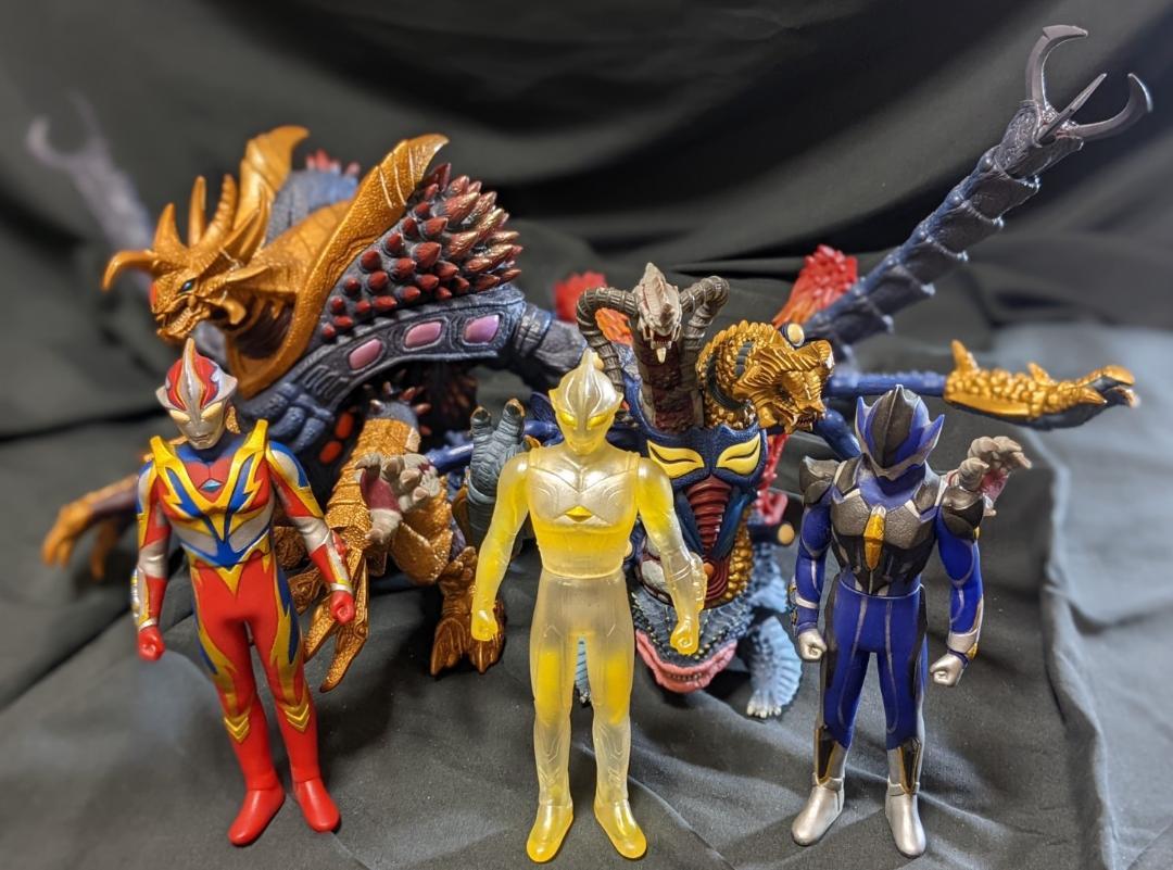 Ｕキラーザウルス＆メビウス＋ウルトラ６兄弟（バンダイ）ソフビ２体＋６体セット Uキラーザウルス＆メビウス＋ウルトラ6兄弟（バンダイ）ソフビ