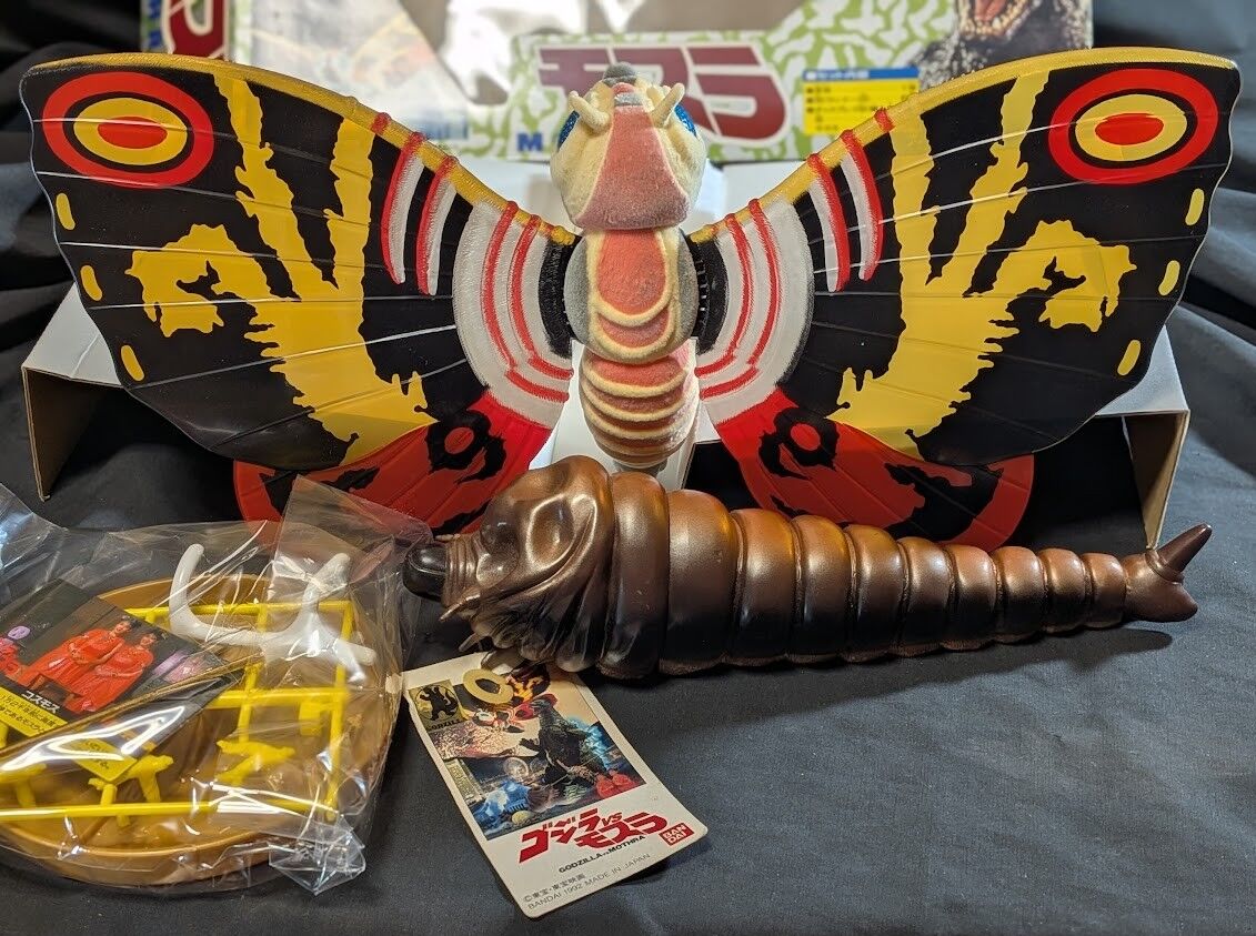 モスラ成虫 箱入・幼虫 タグ付「ゴジラvsモスラ」（バンダイ）2体